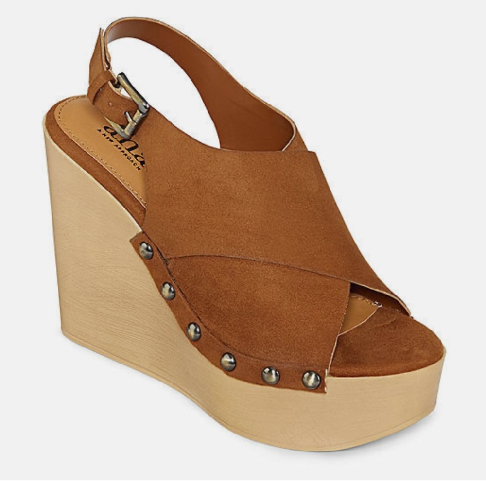 A.N.A brown wedge